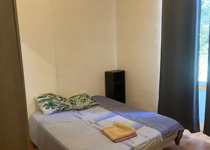 בית אירוח Feuillade Ancien Partage